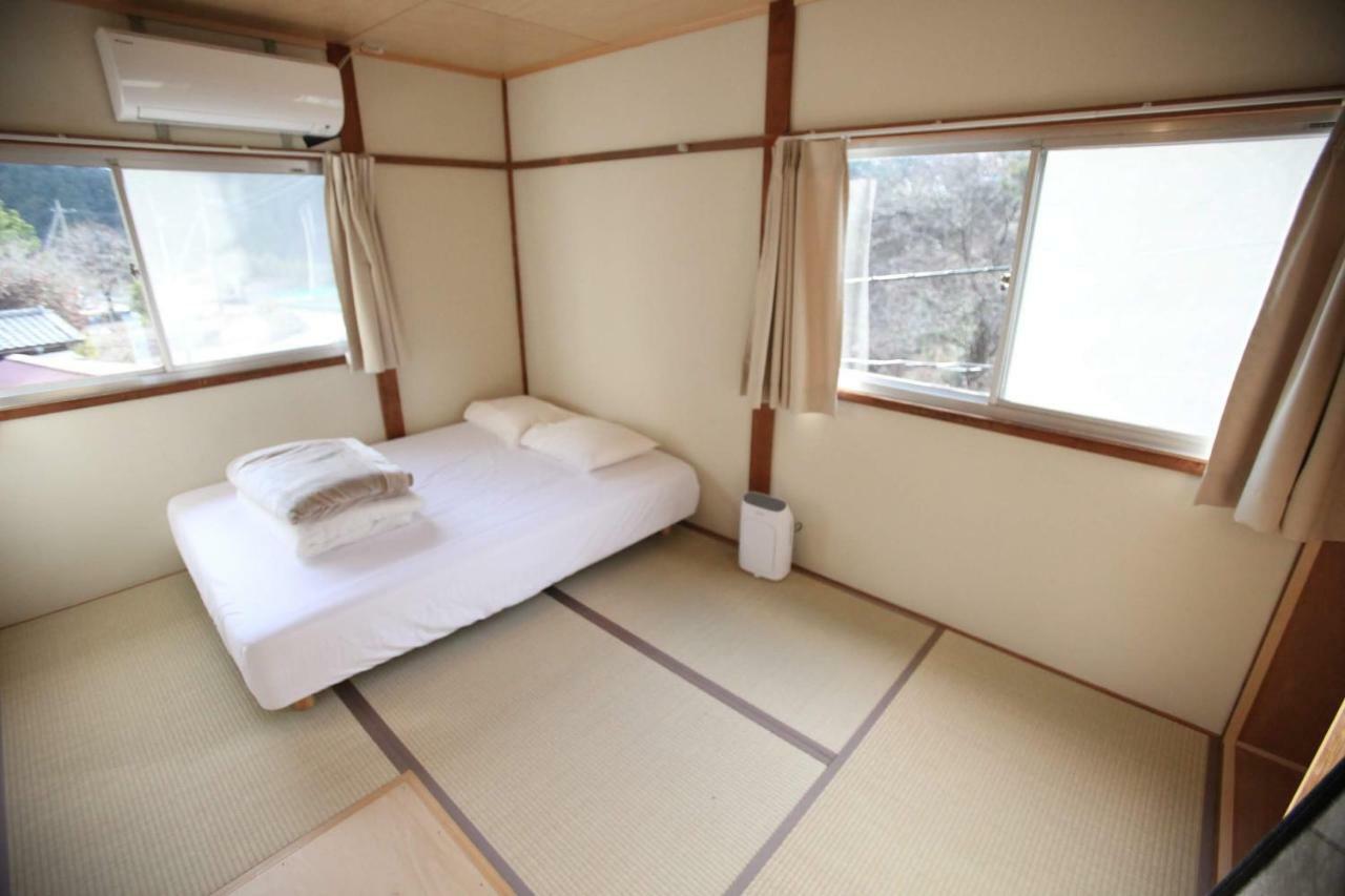 山の中の一棟貸切宿 五番地 Nambu (Yamanashi) Exterior foto